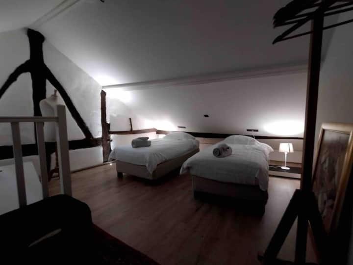 Appartement Atypique - Coeur Historique De Льєж Екстер'єр фото